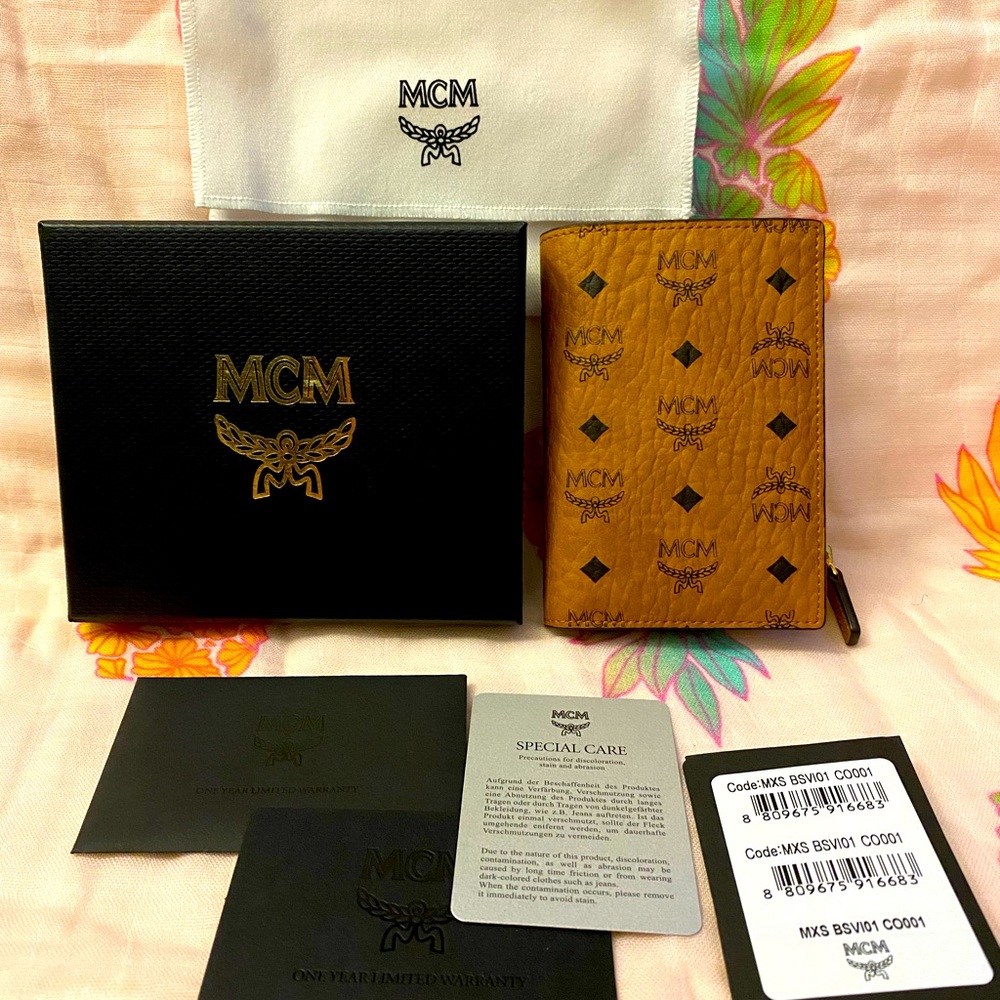 MCM Bifold Zip Card Wallet in Visetos original COGNAC mini